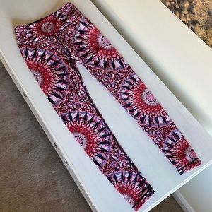 WOLVEN brand Red/Pink Mandala Leggings Size Small